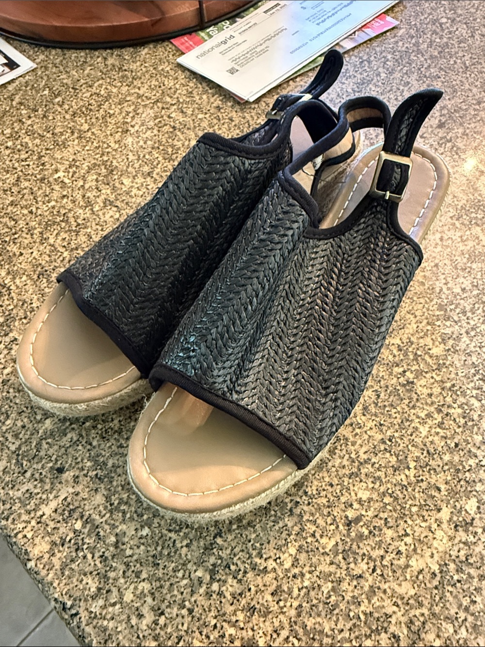 Source Unknown Black Woven Slingback Sandals